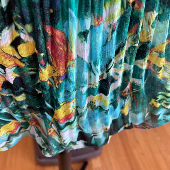 Blouse Georgeous colors show well in 1st pic - Picture 8 of 14